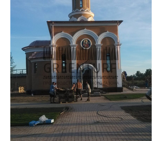 Озеленение храма св. Владимира - фото - 7